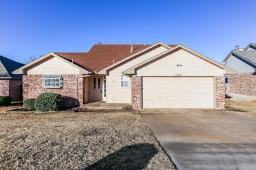 1801 Pennington Circle Midwest City, OK 73130
